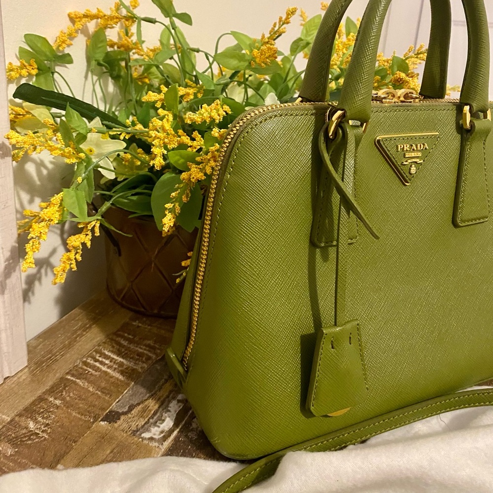 ✨HP✨ Prada Bag - Picture 12 of 16